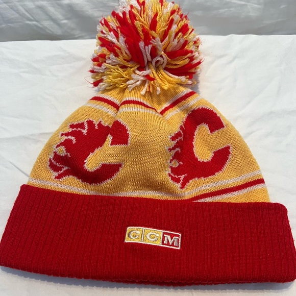 Calgary Flames NHL Cuffed Knit toque. CCM. One size fits all. - Picture 2 of 3